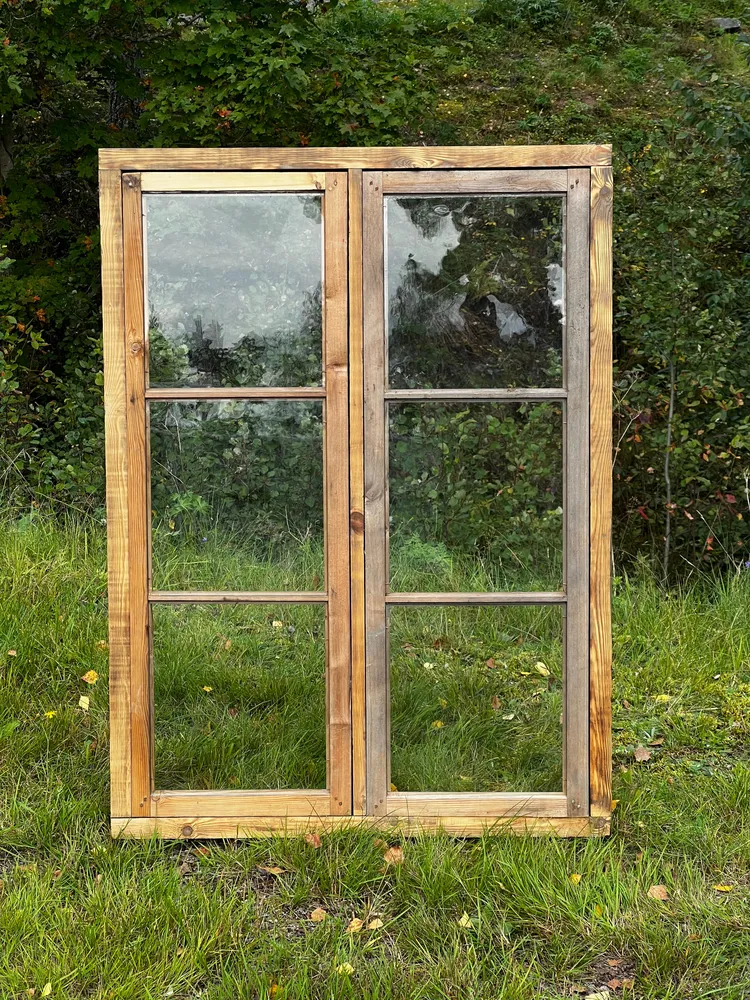 Fönster med karm 128x94
