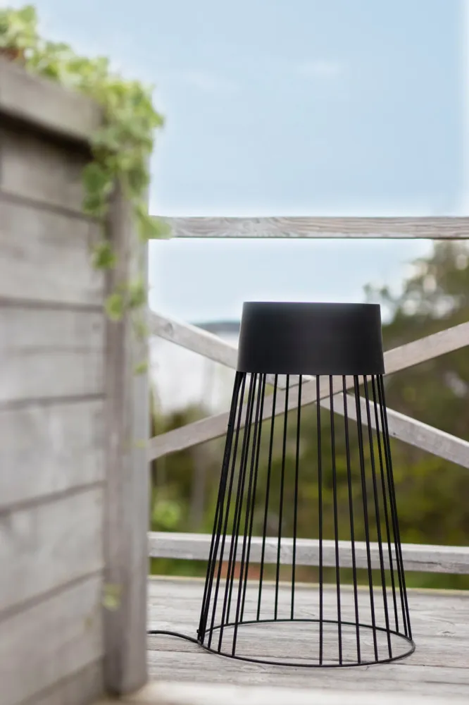 Golvlampa Koster 60 IP44 Träkol
