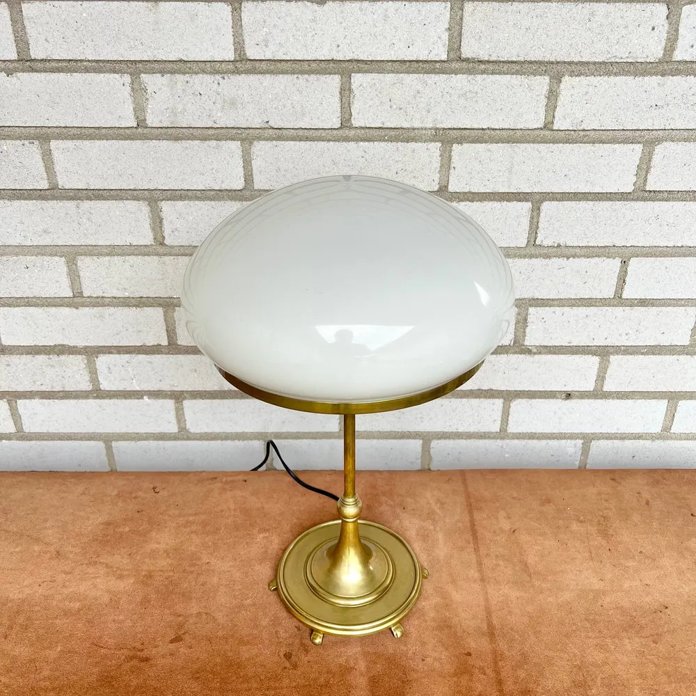 Lasernivå Strindbergs Table lamp brass