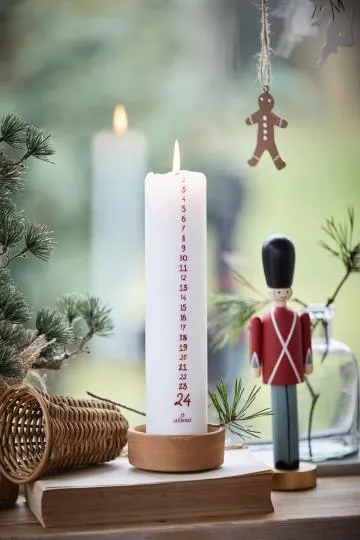 Livfull NEDRÄKNING vitt med röda tal H:25cm