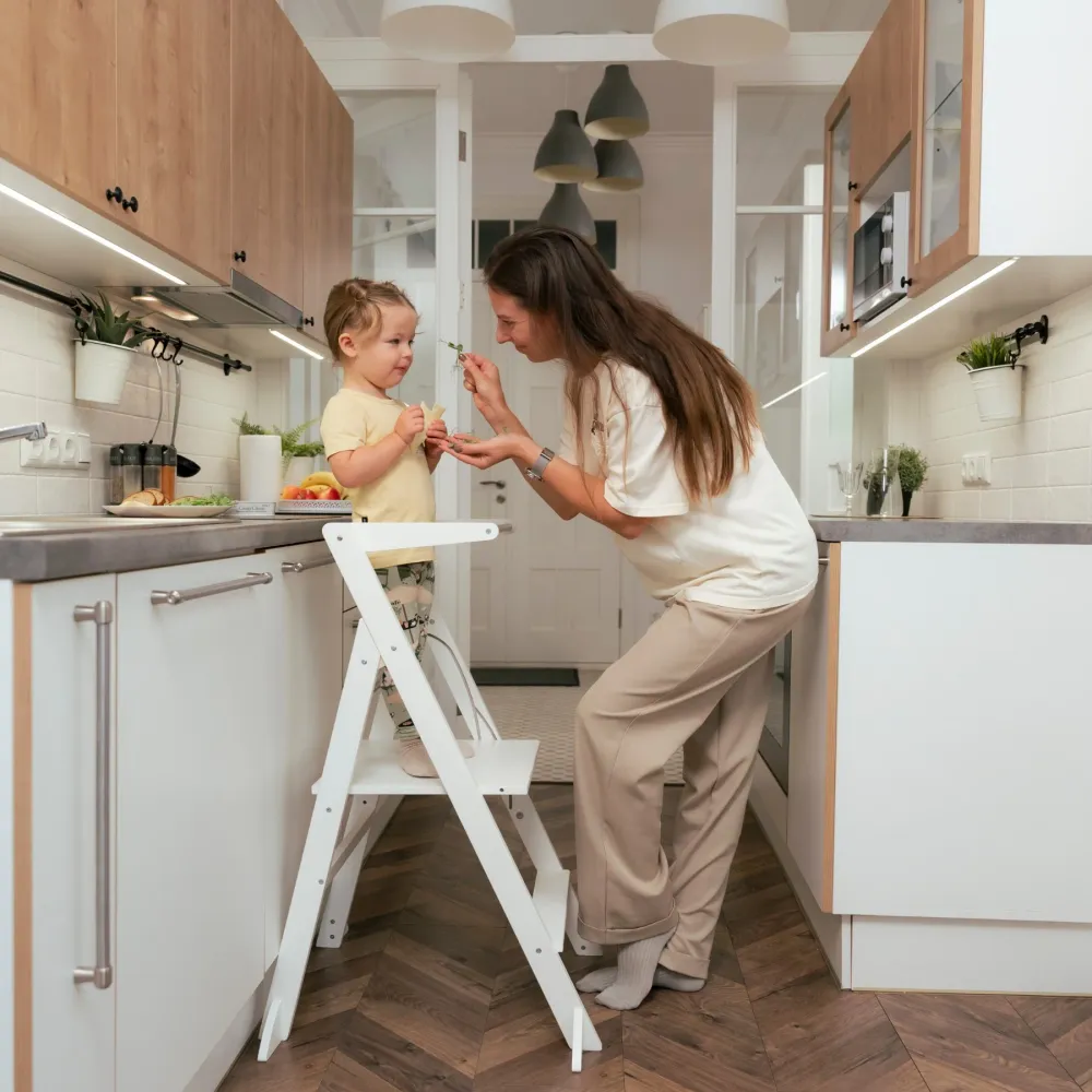 Hög Precision STEP'n'FOLD Foldable Helper Tower - White