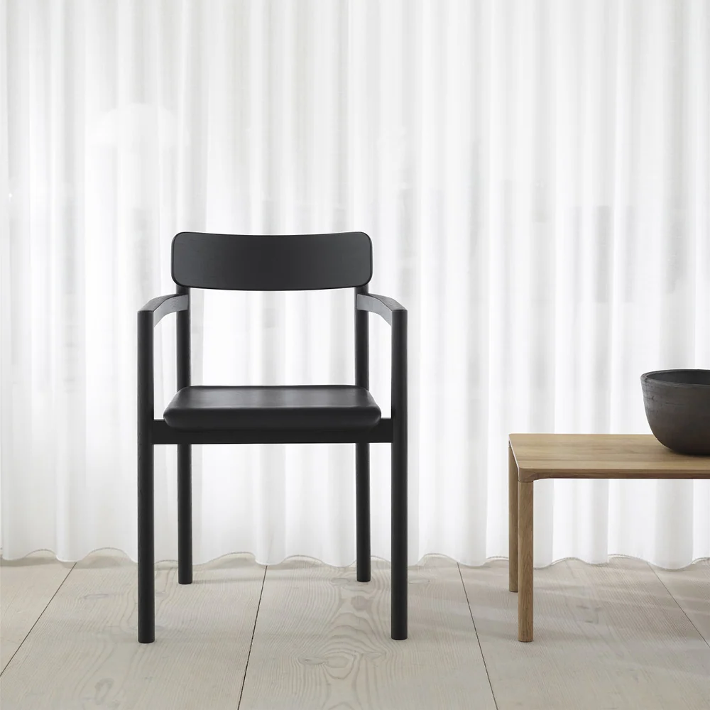 Premium Quality Post Armchair