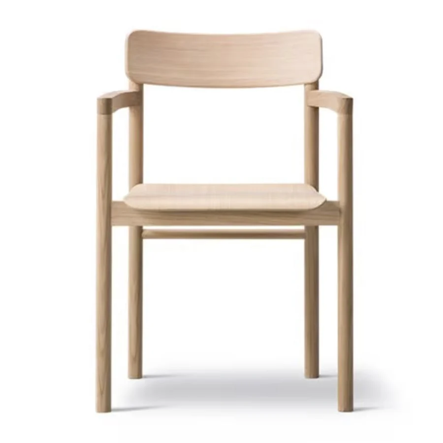 Premium Quality Post Armchair