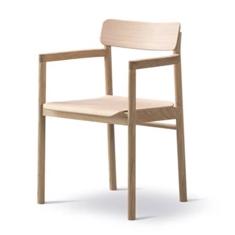 Premium Quality Post Armchair