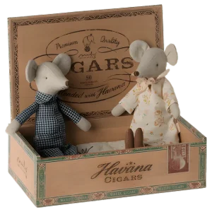 Safety Rated Maileg Grandma & Grandma cigarbox