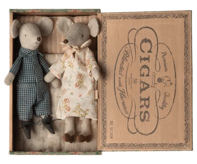 Safety Rated Maileg Grandma & Grandma cigarbox
