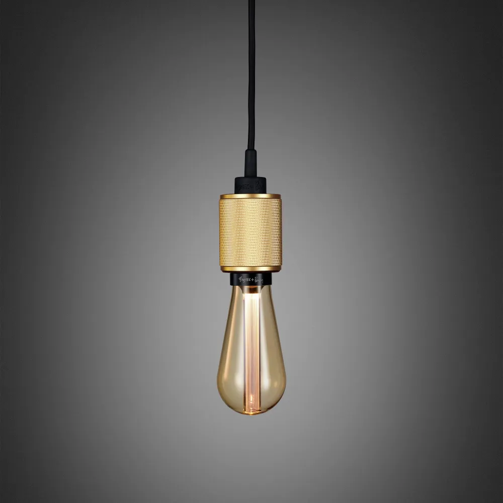 Heavy Metal-pendellampa i massiv antique finish • Buster + Punch
