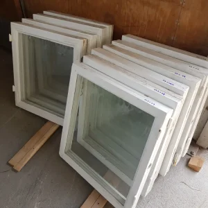 art 851 9st gamla fönster utan karm B53 H58 1500kr st (Borlänge)