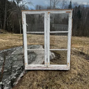 Fönster med karm 129x104 (finns 4st)