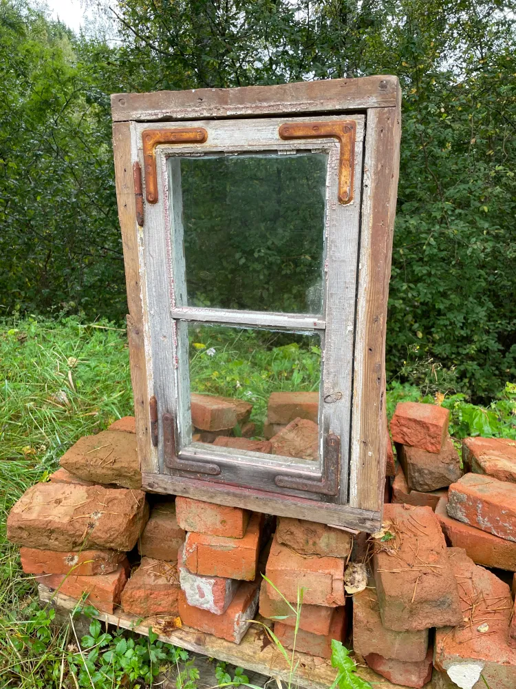 Fönster med karm 41x65