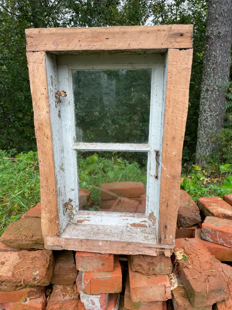 Fönster med karm 41x65