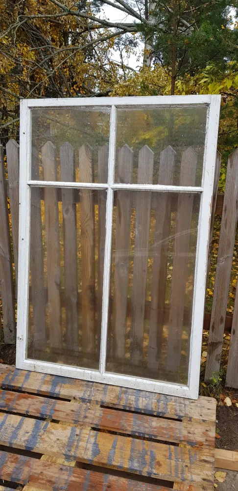 ARTIKELNUMMER 430 3 st Äldre spröjsade flagg fönster med original spröjs utan karm, Perfekt till växthus eller uter...