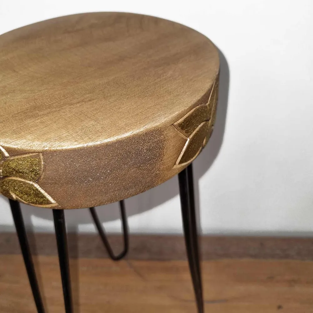 Albasia Wood Plant Stand - Natural & aurum detail
